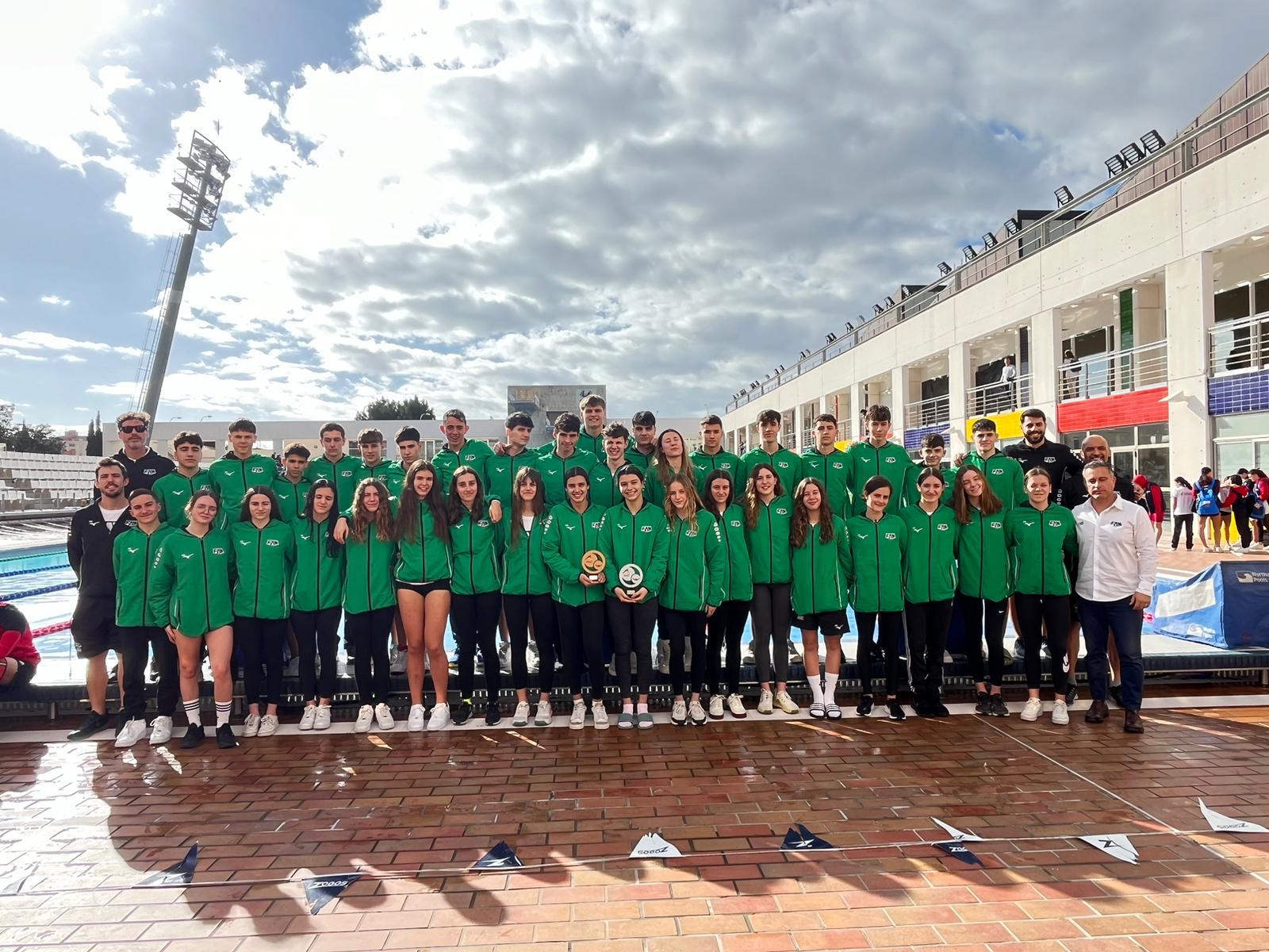 Selección andaluza infantil y júnior con nadadores del CEEDA. Fuente: FAN